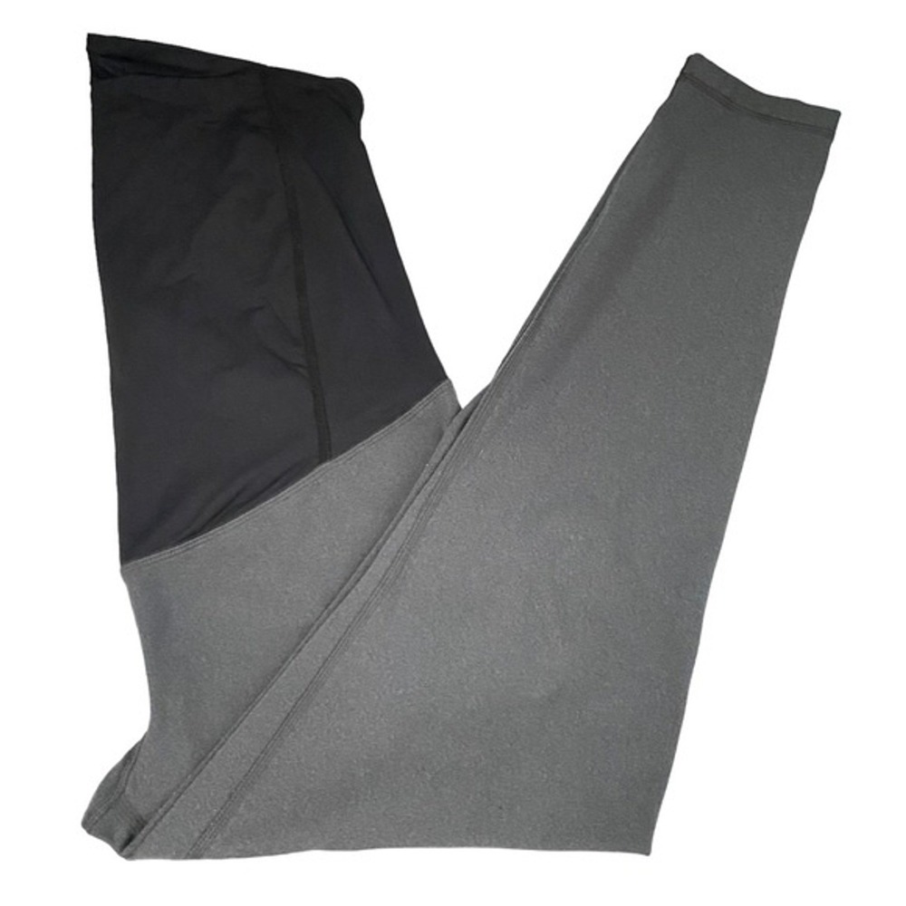Isabel Maternity By Ingrid & Isabel Gray Black Medium cropped athletic leggings